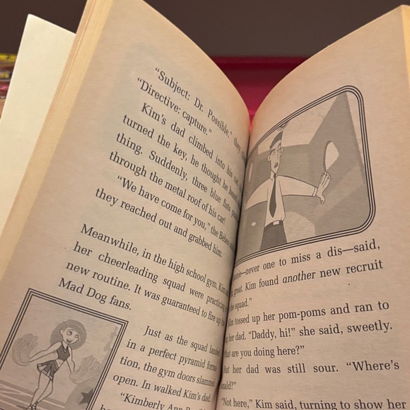 Kim possible Lizzie McGuire Looney Tunes Set of Three early 2000s Chapter Books - Picture 9 of 9